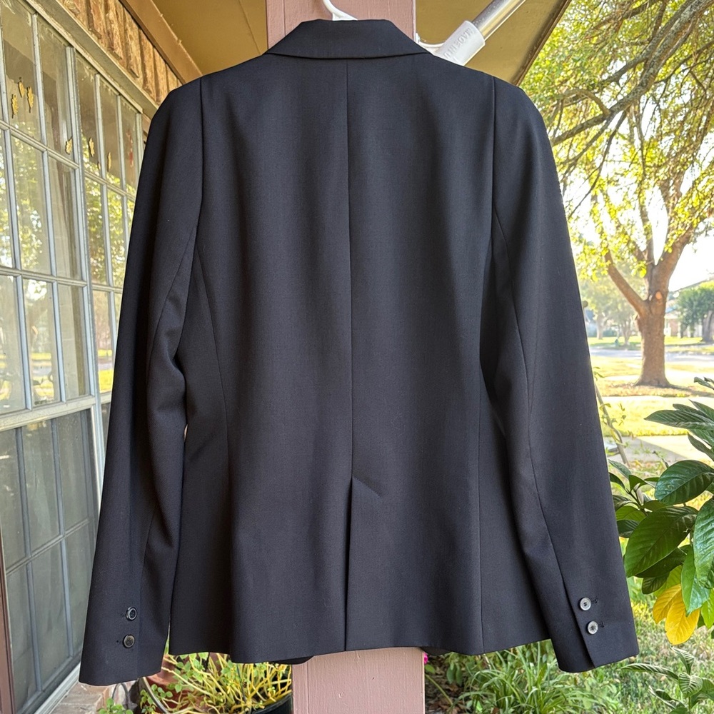 Zara Women's Black and White Striped Blazer - Picture 3 of 16